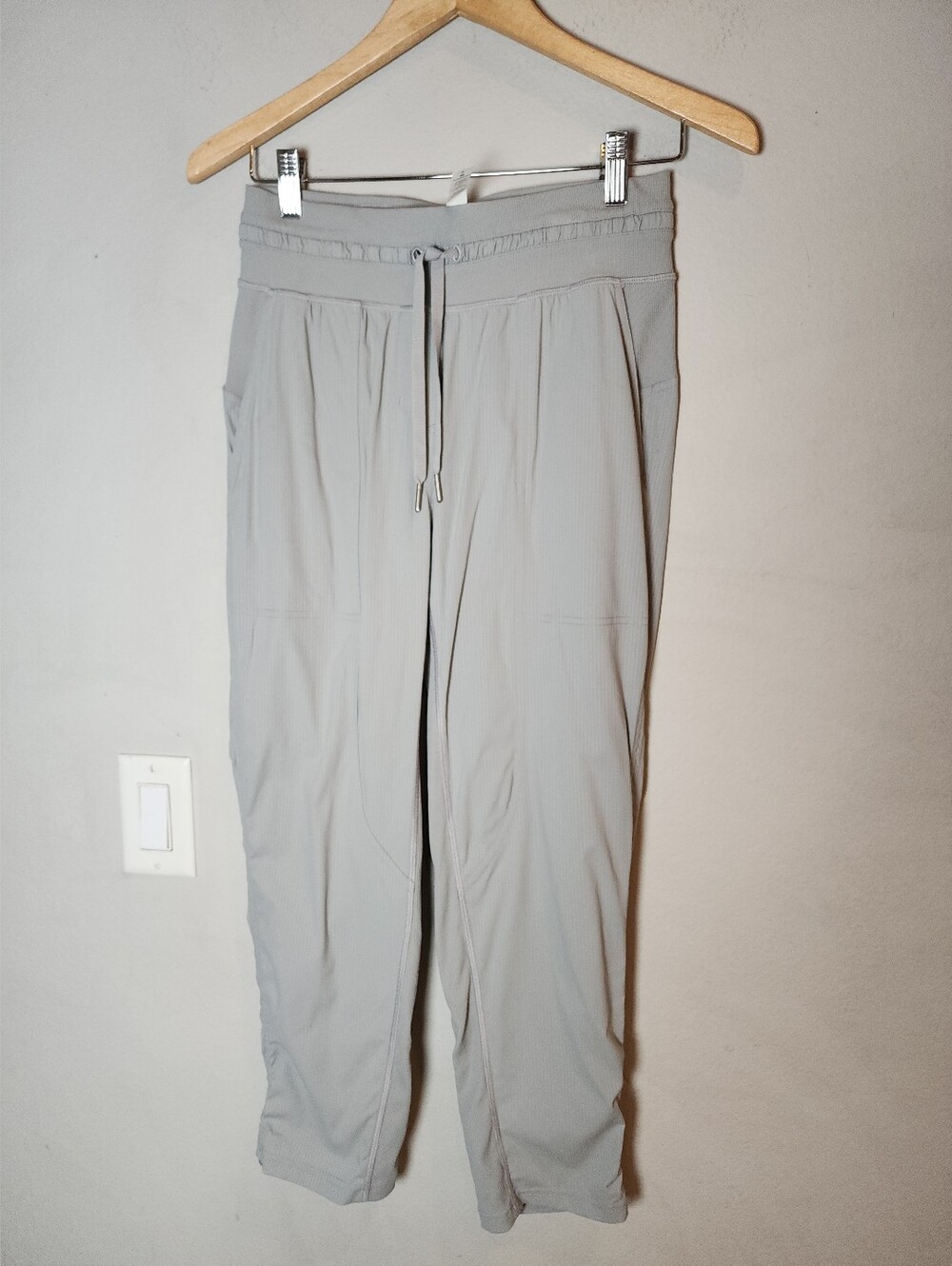 Lululemon Dance Studio Crop Pants 25" Grey Silver Drop Cinch Hem Pull On Size 4